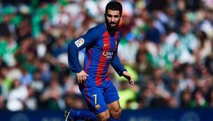 Arda Turan, durante un juego con Barcelona 