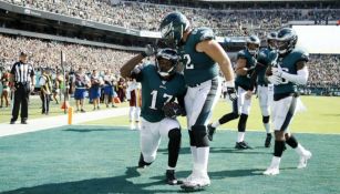 Jugadores de Eagles festejan anotación contra Redskins