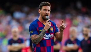 Messi habla ante la afición culé en el Camp Nou