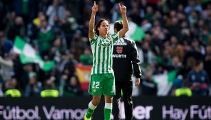 Lainez, con el uniforme del Betis