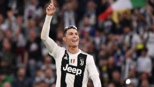 Cristiano Ronaldo festeja un gol con la Juventus