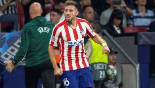 Héctor Herrera celebra una anotación con el Atlético 