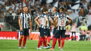 Jugadores de Rayados se lamentan tras derrota contra Tigres