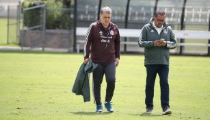 Tata Martino en la práctica del Tri