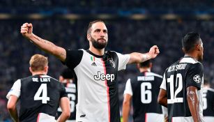 Gonzalo Higuaín celebra su gol contra el Bayer Leverkusen