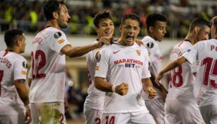 Chicharito celebra su anotación ante el Qarabag 