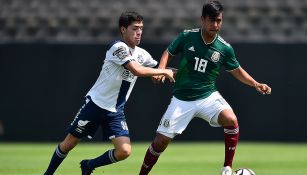 Efraín Álvarez, en un amistoso del Tri Sub 17 contra su similar del Puebla