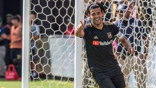 Vela, en pleno festejo de uno de sus 34 goles de la campaña