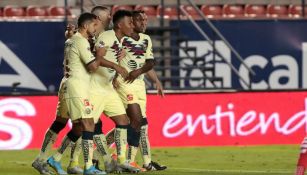 Jugadores del América festejan el gol en el Alfonso Lastras