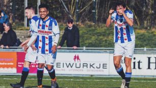 Teun Wilke festeja una anotación con el Heerenveen Sub 19