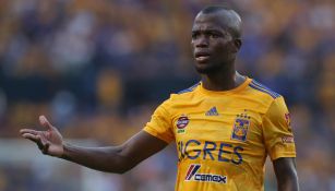 Enner Valencia jugando con Tigres de la UANL