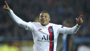 Mbappé festeja una anotación con PSG