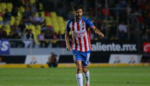 Oribe Peralta jugando con Chivas