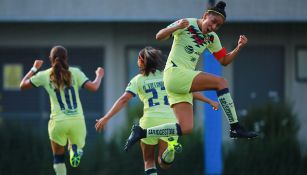 Mónica Rodríguez celebra tras gol de América en el Clásico