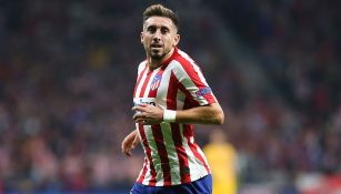 Héctor Herrera durante un duelo con el Atlético de Madrid 