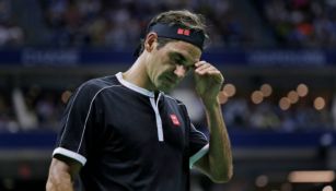 Roger Federer se lamenta durante un partido