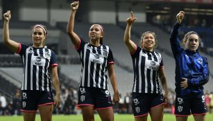 Jugadoras de Monterrey antes de un partido