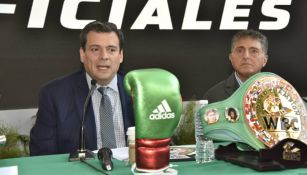 Mauricio Sulaimán en conferencia de prensa