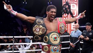 Anthony Joshua celebra su triunfo contra Andy Ruiz