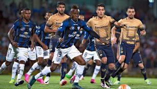 Jugadores de Pumas en el partido contra Independiente del Valle 