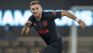 Héctor Herrera durante un duelo con el Atlético de Madrid 