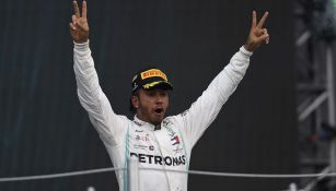 Lewis Hamilton festeja en el Gran Premio de México