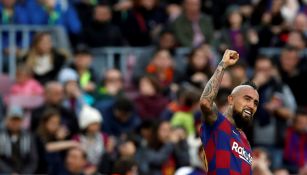 Arturo Vidal celebrando una anotación con Barcelona