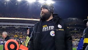 Ben Roethlisberger, en las laterales durante un juego con Pittsburgh