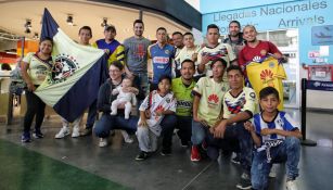 Afición del América, en el Aeropuerto de Monterrey