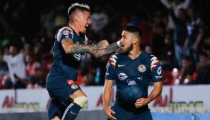 Nicolás Castillo y Bruno Valdez en festejo de gol