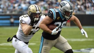 Greg Olsen durante el juego entre Saints y Panthers