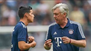 James y Ancelotti hablan en un entrenamiento del Bayern 