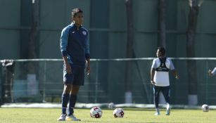 Luis Romo durante el entrenamiento de Cruz Azul