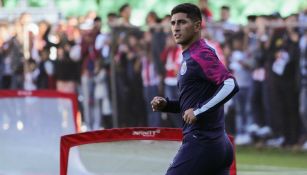 Victor Guzmán en presentación con Chivas