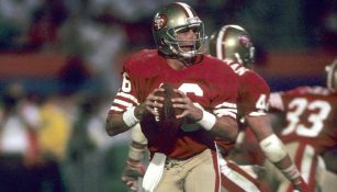 Joe Montana durante un juego con los 49ers