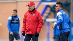 Javier Aguirre defendió a Simeone