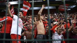 Toluca: Aficionados del club alientan al equipo