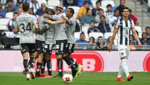 Jugadores de Gallos, en festejo en el BBVA