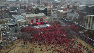 La gente festejando a los Chiefs