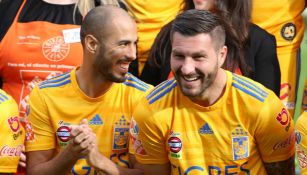 Pizarro y Gignac en la foto oficial 