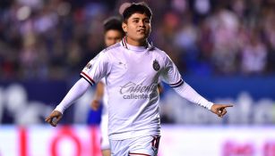 Chofis López celebra un gol con Chivas 