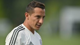 Andrés Guardado jugando con el TRI