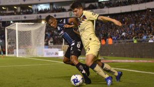 Santiago Cáseres en acción con América ante Querétaro