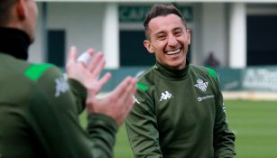 Andrés Guardado volvió a entrenar con Betis