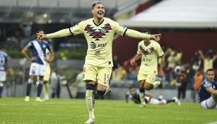 Nico Castillo celebra anotación con América