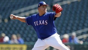 Bartolo Colón en un partido con los Texas Rangers 