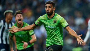 Maximiliano Olivera celebrando un gol con Juárez