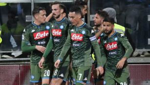 Napoli venció al Cagliari y recupera terreno en Serie A