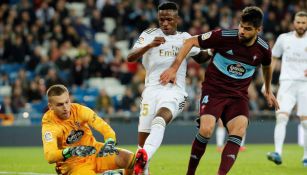 Néstor Araujo durante el partido entre Celta de Vigo y Real Madrid