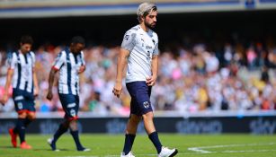 Rodolfo Pizarro durante un partido de Monterrey